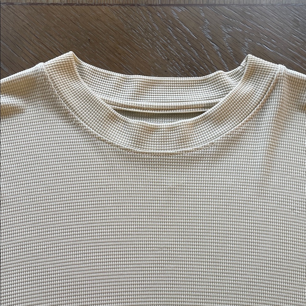 Short Sleeve Crewneck Tee in Beige - Picture 6 of 8